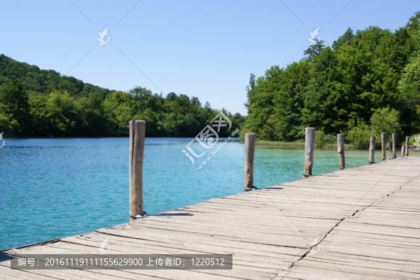 碼頭上的湖
