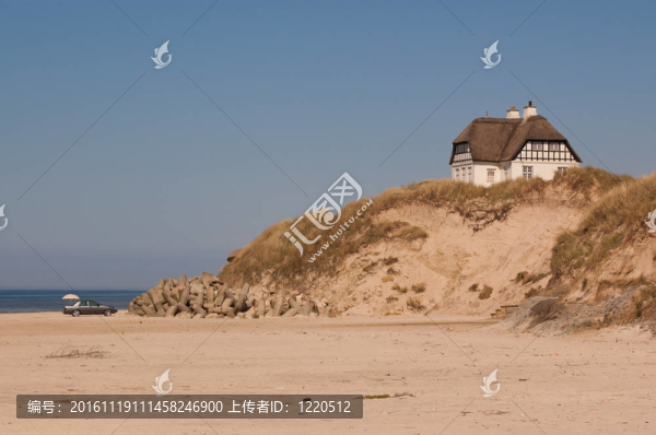 山上的海灘小屋