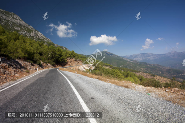 山區(qū)道路；金牛座（公牛）山；土耳其