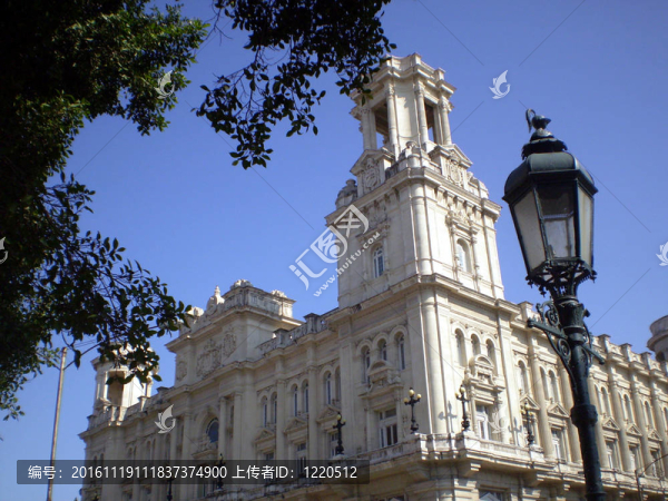 一個(gè)有趣的房子-匯圖網(wǎng) www.fosd68.com 一個(gè)有趣的房子