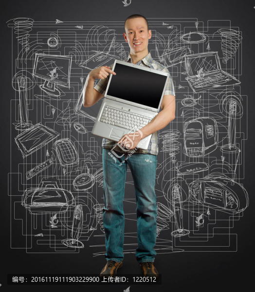 男子開著筆記本電腦在他手中-匯圖網(wǎng) www.fosd68.com 男子開著筆記本電腦在他手中