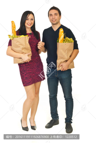 年輕夫婦購物食品