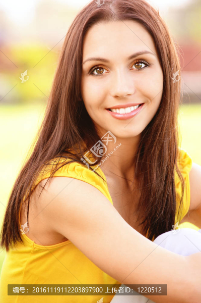 美麗的年輕女人的肖像