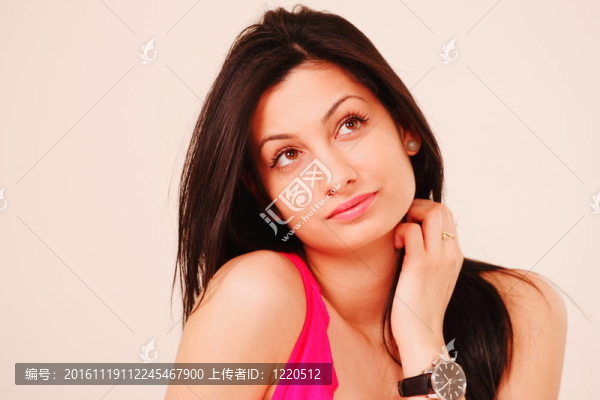 帶著快樂(lè)回憶的女孩