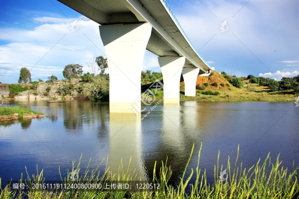 阿爾克瓦湖橋。