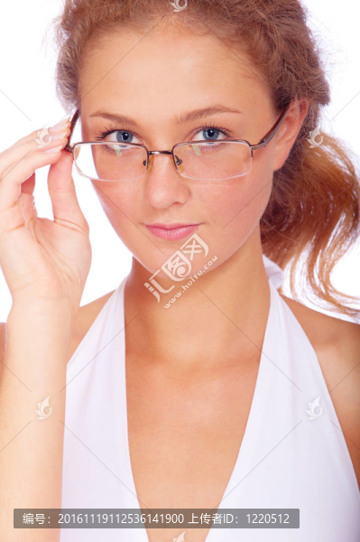 戴眼鏡的美麗女孩的肖像