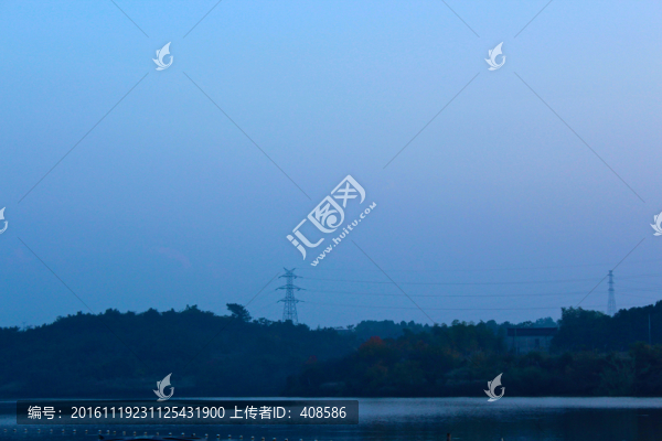 魚(yú)塘的傍晚