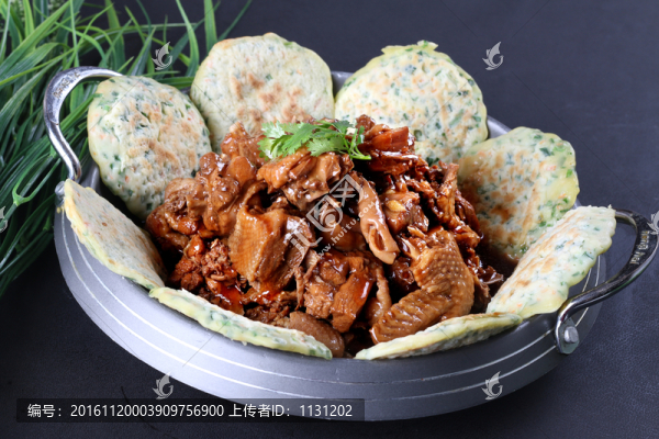 黃燜雞沾菜餅子