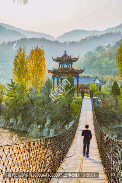 云水瑤秋景