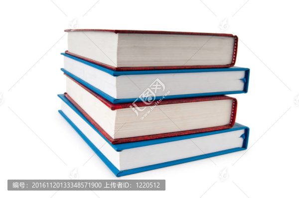 白色背景下的書籍堆疊