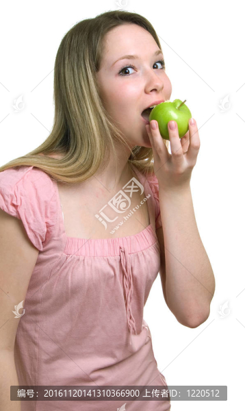 女孩與一個(gè)綠色的蘋果-匯圖網(wǎng) www.fosd68.com 女孩與一個(gè)綠色的蘋果