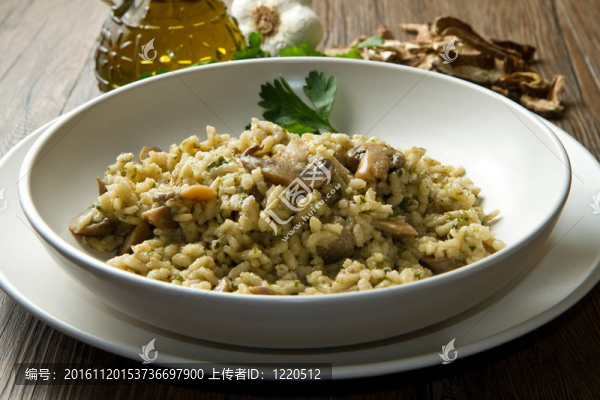米飯和蘑菇