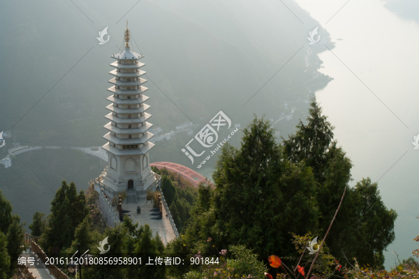 巫峽鎮(zhèn)水塔