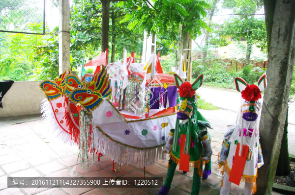 竹子和紙俑