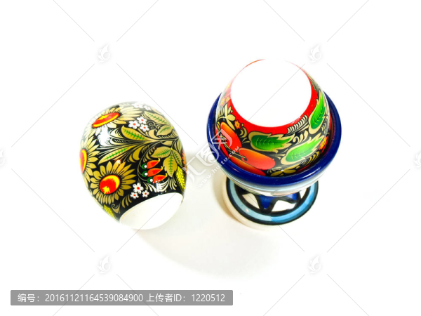 白色背景上的復(fù)活節(jié)彩蛋