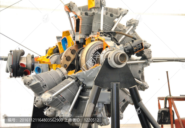飛機(jī)發(fā)動(dòng)機(jī)