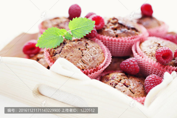 與覆盆子松餅