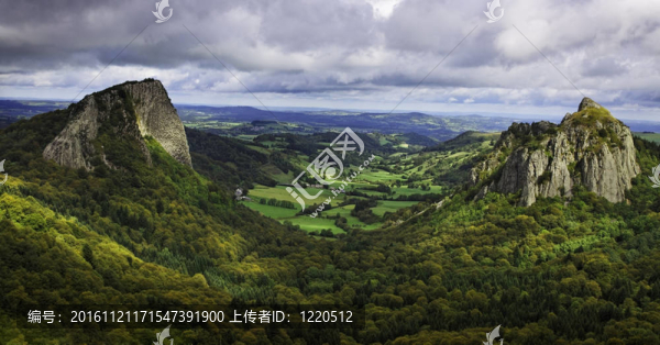 在法國中部山區(qū)景觀