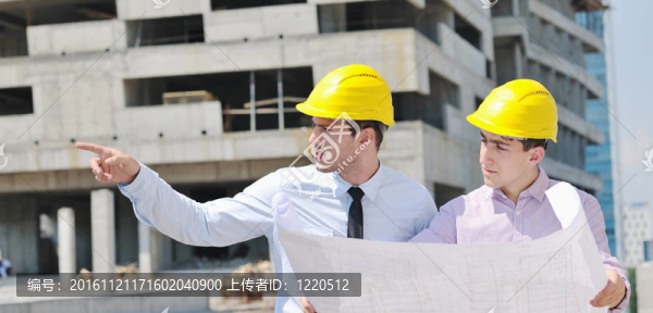 建筑工地上的建筑師團(tuán)隊