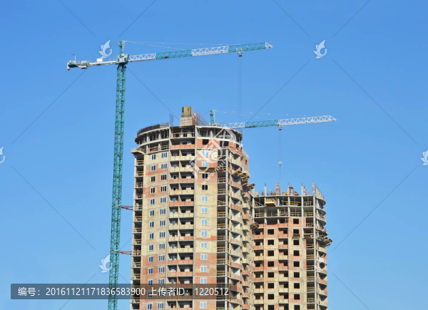 建筑起重機和建筑在藍天建設