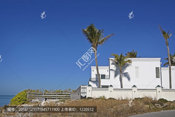 現(xiàn)代的白色建筑