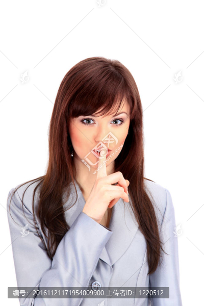 在白色背景上孤立的年輕女性肖像