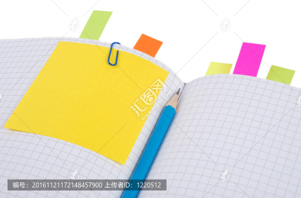 帶鉛筆和書簽的筆記本