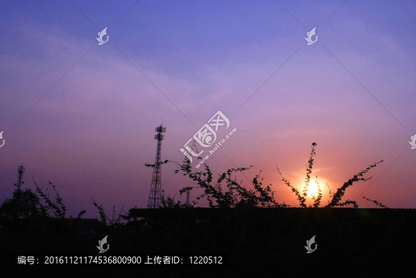 天線塔的日落