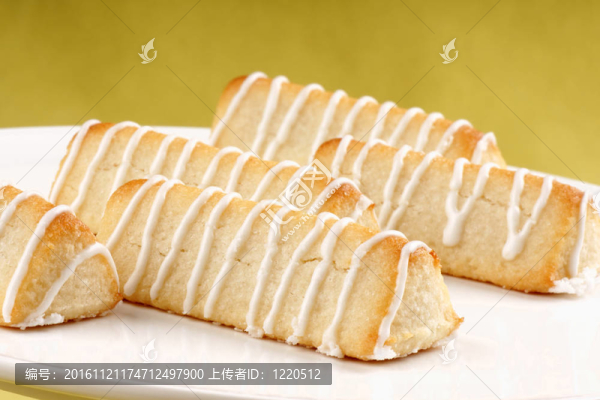 丹麥蛋白杏仁甜餅手指