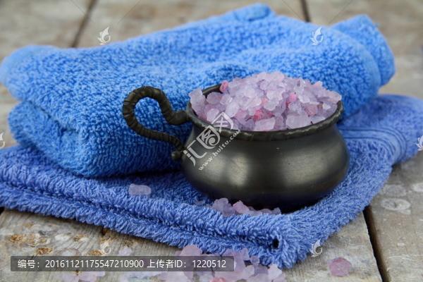 溫泉仍然生活，沐浴丁香鹽