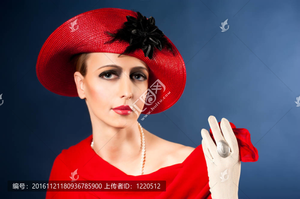 復(fù)古風(fēng)格的年輕女性肖像