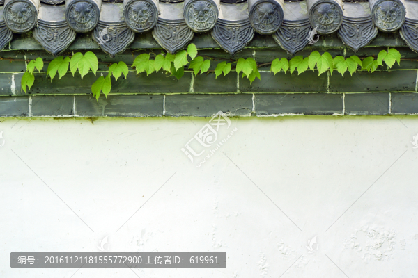 白墻灰瓦墻壁