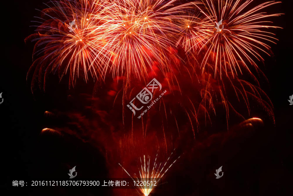 五彩繽紛的煙花