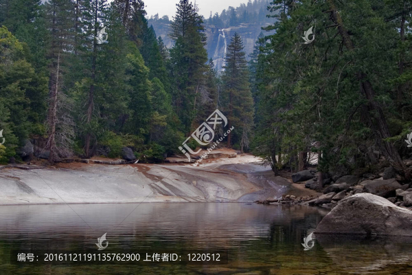 石岸
