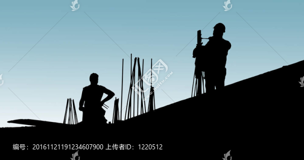 建筑工人穿模板