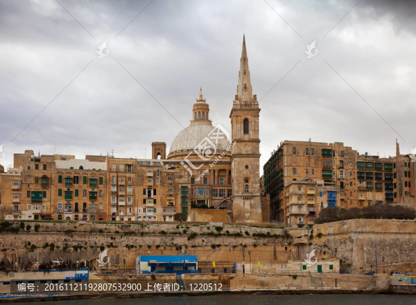 鑒于Valletta；馬耳他。