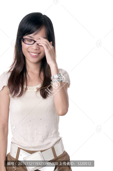 美麗的女孩害羞的微笑