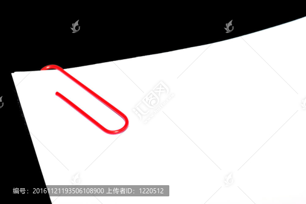 帶紙夾的紙