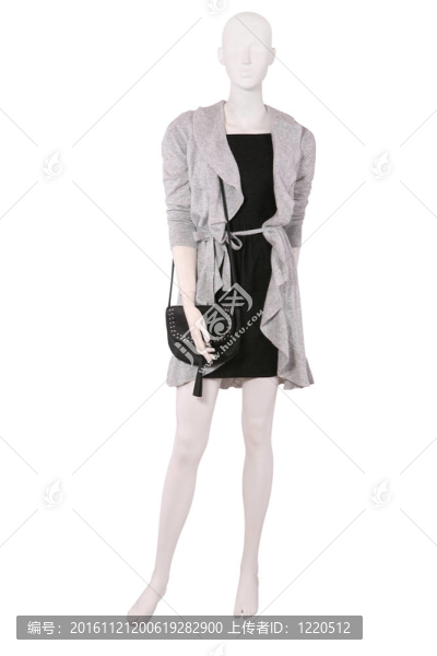 模特穿著毛衣和黑色的衣服