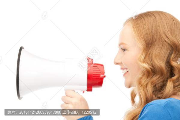 女人用擴音器