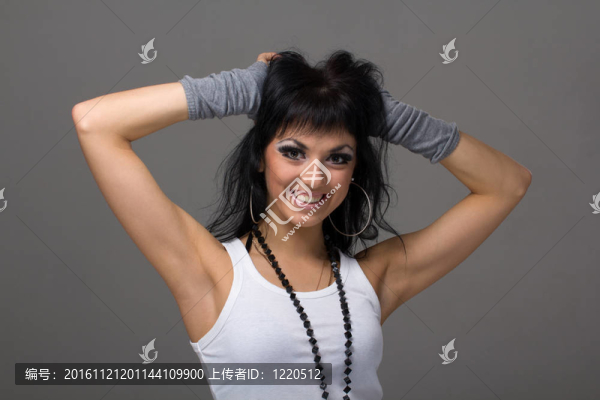 迷人的微笑的女人