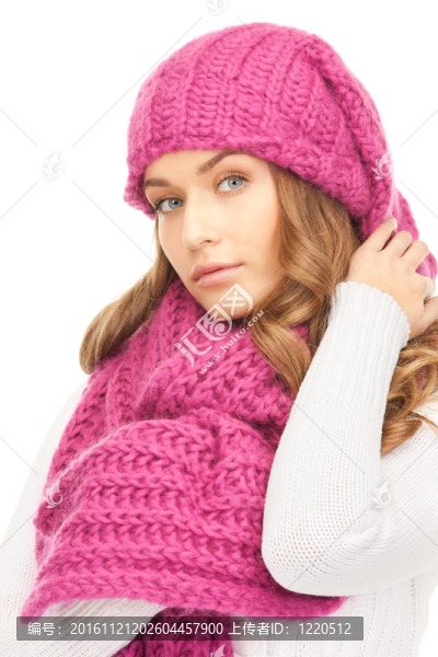 美麗的女人在冬天的帽子