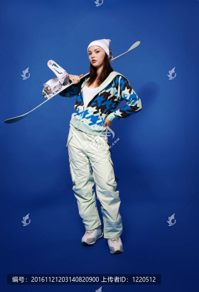 女孩與滑雪板