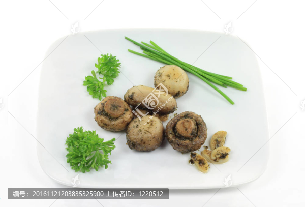 炒調(diào)味白菇。