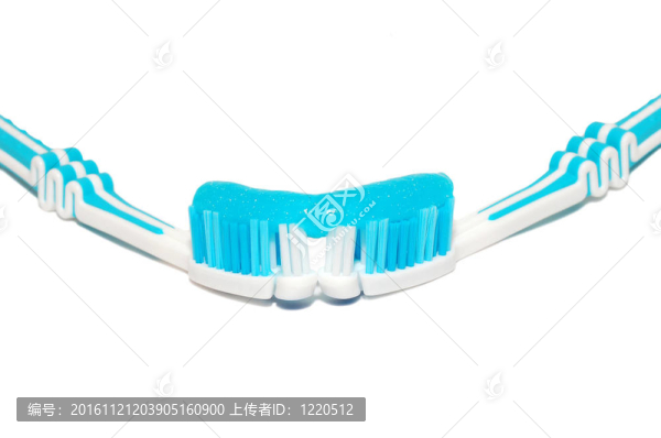 兩個(gè)牙刷