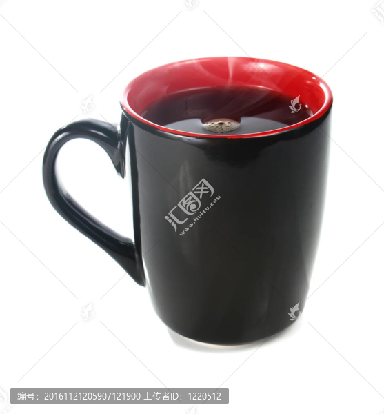 咖啡在一個(gè)黑色的杯子里