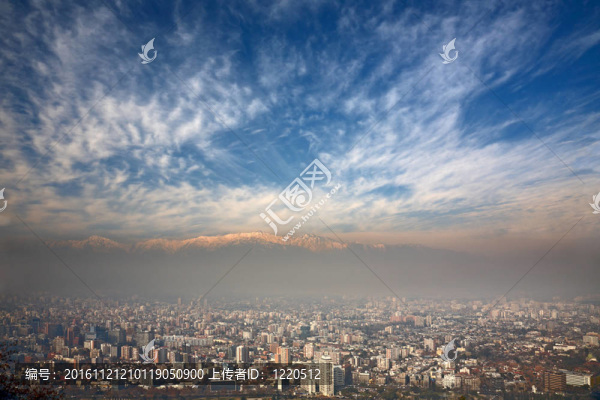 Andes和圣地亞哥無(wú)煙煤的一種粒級(jí)觀；智利；從圣克里斯托瓦爾山