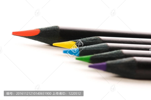 白色的彩色鉛筆