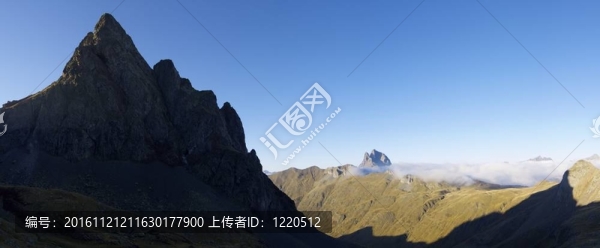 比利牛斯山脈