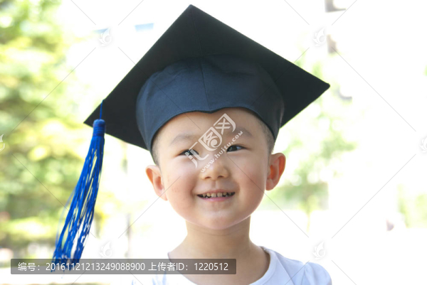 帶帽子的孩子
